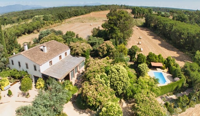 Villa in Spain for 25 people, near beaches