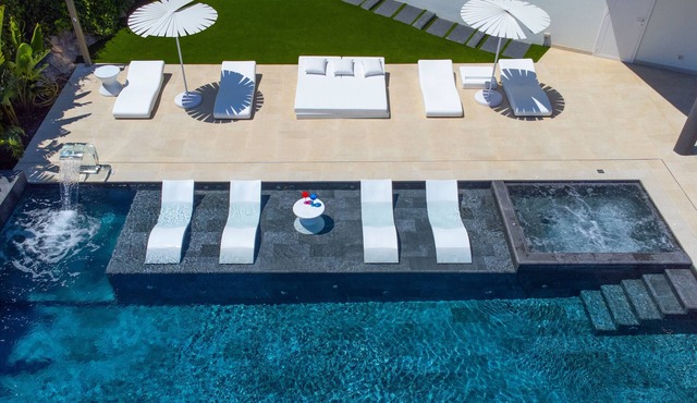 Villa 'Infinity Barcelona' with Sea View, Wi-Fi and Air Conditioning