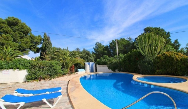Villa Robert. Smart detached Villa with communal pool and fully fenced garden