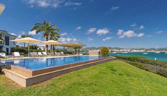 Villa 'Sa Bateria' with Sea View, Wi-Fi and Air Conditioning