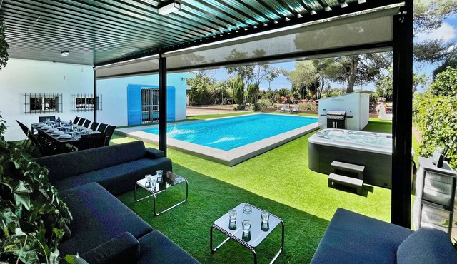Villa San Patricio I Private Pool I Hot Tub I BBQ I PS5 I Aircon Rooms I 3000m2