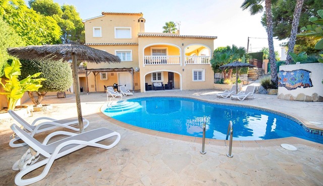 Villa 'Verano' with Private Pool, Wi-Fi and Air Conditioning