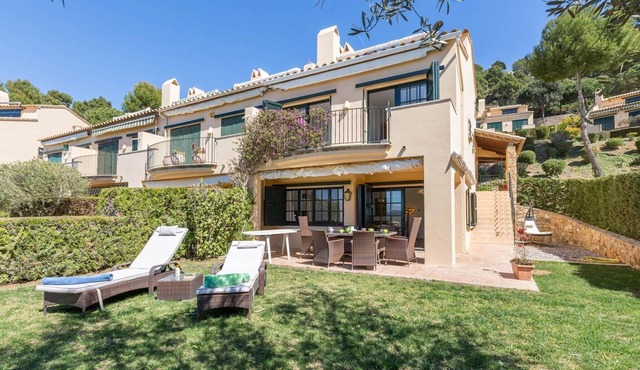 Villa with panoramic views of the sea