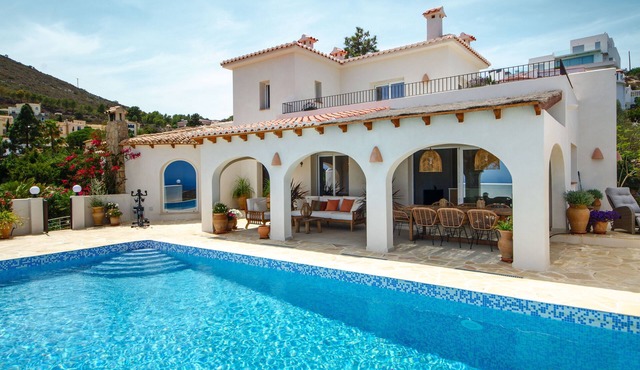 Villa 'Xenofilia 6' with Sea View, Wi-Fi and Air Conditioning