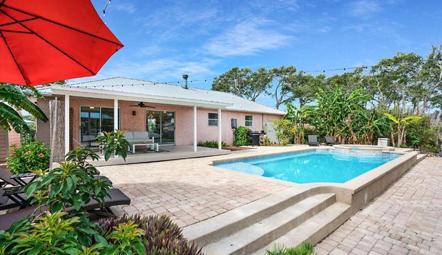Walk to Beach, Pool, Hot Tub, Dock, GAMES!