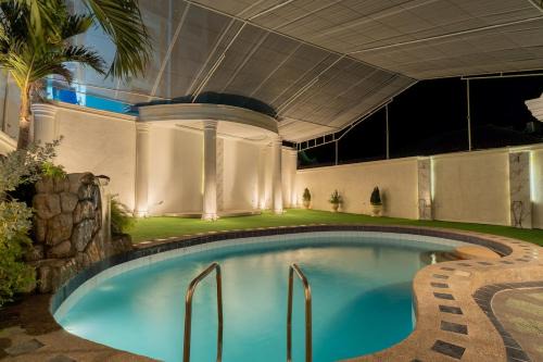 White House, Billiard, Private Pool, Prime Location