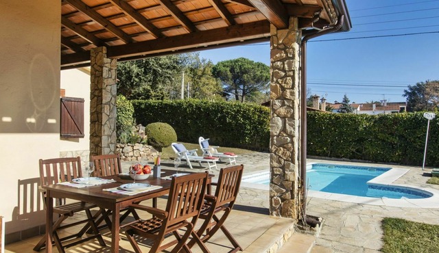 Wonderful private villa for 7 guests with WIFI, private pool and parking