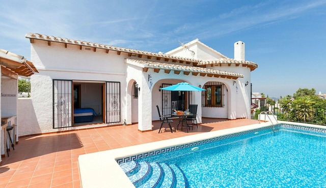 Wonderful private villa for 6 guests with private pool, WIFI, A/C, TV and terrace