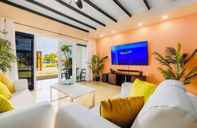 Eagle Beach Condominiums Melon