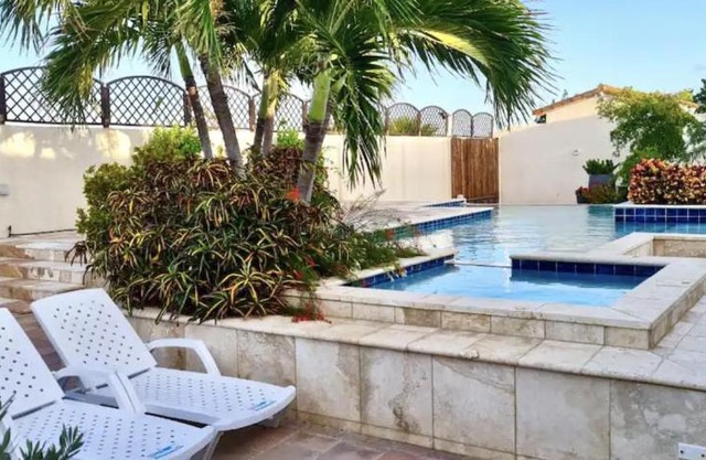 Lovely Malmok Beach Studio with Private Entrance
