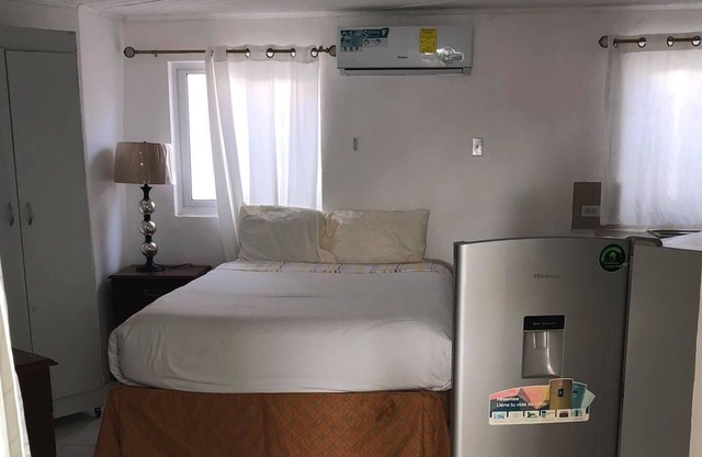 Lovely studio with a pool & BBQ area to enjoy