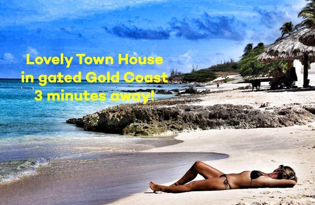 Lovely TownHouse in Gated Gold Coast