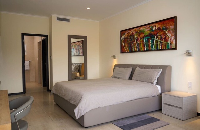 LUXURY APARTMENT IN EAGLE BEACH LEVENT