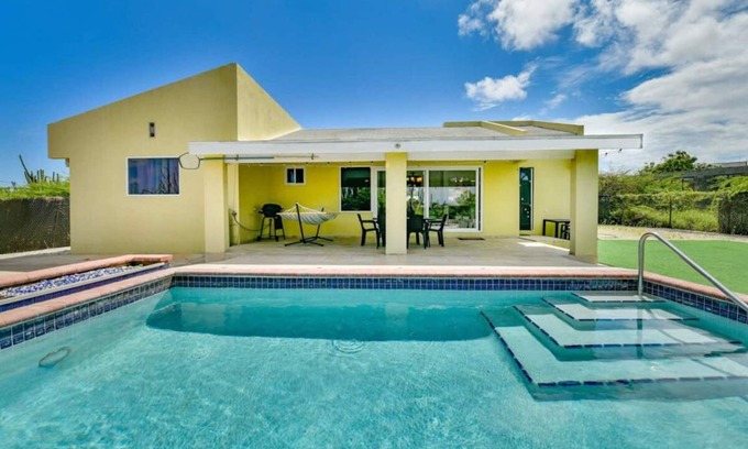 Shiribana Villa | 250 m² Villa ∙ 2 bedrooms ∙ 6 guests