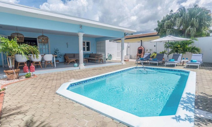 Oranjestad Villa | 250 m² Villa ∙ 3 bedrooms ∙ 6 guests