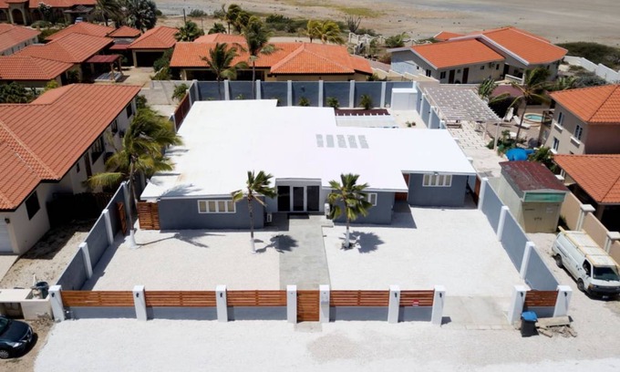Malmok Villa | 300 m² Villa ∙ 3 bedrooms ∙ 9 guests