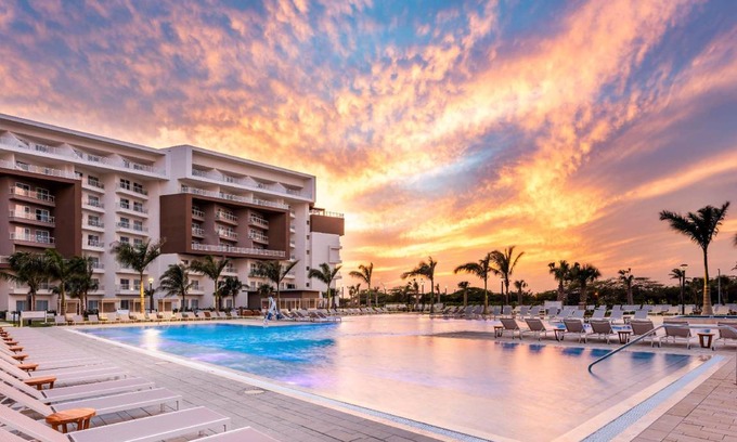 Palm Beach Hotel | 470 m² Hotel ∙ 127 guests