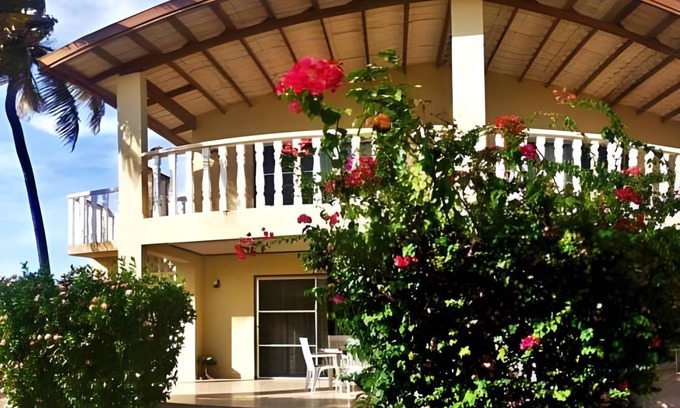 Oranjestad Apartment | 80 m² Apartment ∙ 9 guests