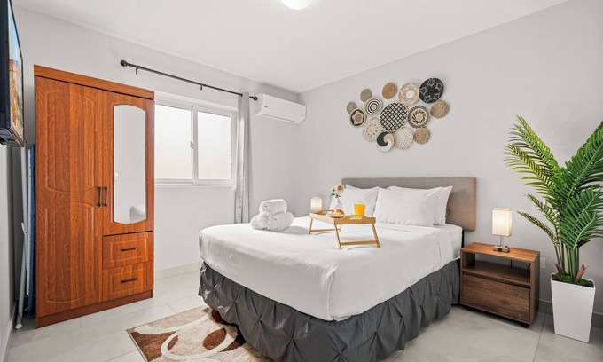 Ponton Apartment | Aruba Comfort Retreat, 2BR w/Pool, BBQ, Gated Property on a Prime Location!