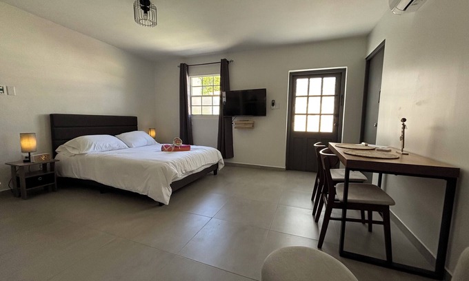 Alto Vista Apartment | Aruba IXORA H2 - Swalchi Suite, studio, sleeps 2, 7 minutes drive to the beach