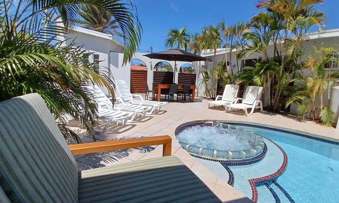 Palm Beach Villa | Aruba private 3 bedroom holiday Villa, pool, walking distance to the beach