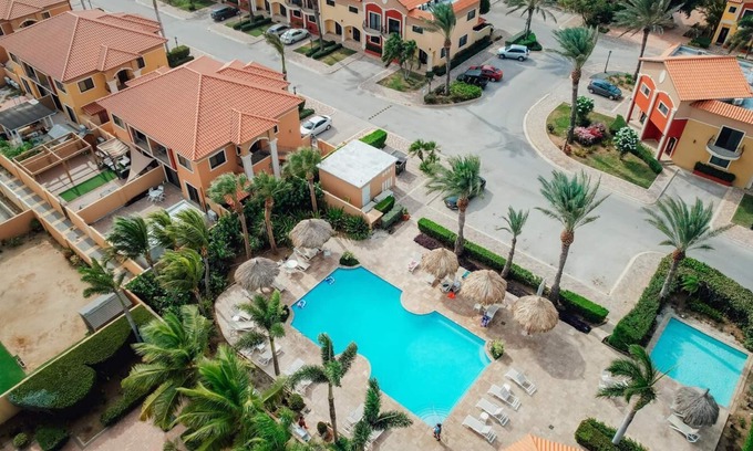 Gold Coast House | Beautiful 4 Bedroom House in Aruba