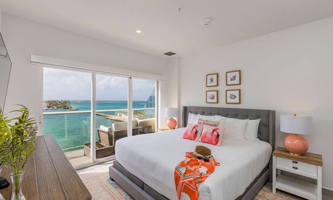 Oranjestad Condo | City.Beach. Eat.Shop & Repeat.Discover all in here