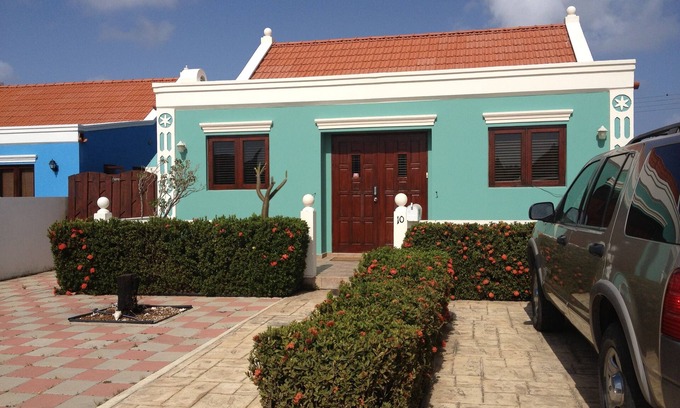 Alto Vista House | Enjoy use of a Ford Escape during your stay at the Canuku House