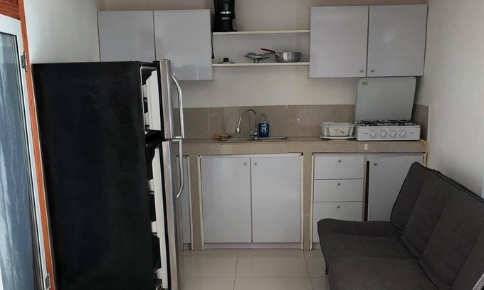 Paradijswijk Apartment | Lovely Apartment with a pool & BBQ area to enjoy
