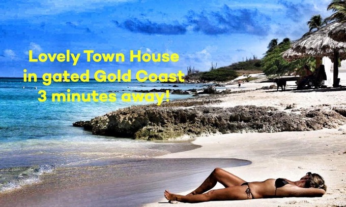 Kamay House | Lovely TownHouse in Gated Gold Coast