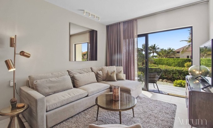 Gold Coast Condo | Luxury 1 bdrm boutique Condo in Gold Coast -Malmok 188A