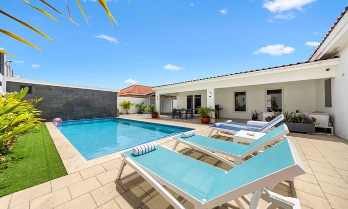 Kamay Apartment | Mango Villa by Bocobay
