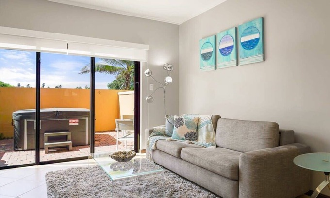 Gold Coast House | Modern 2-Bedroom Home with Pools in Aruba