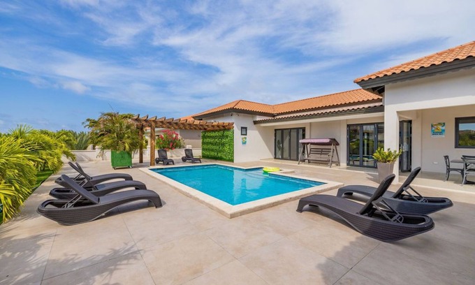 Palm Beach Villa | NEW 6BR Villa w/Pool across street @ PalmBeach