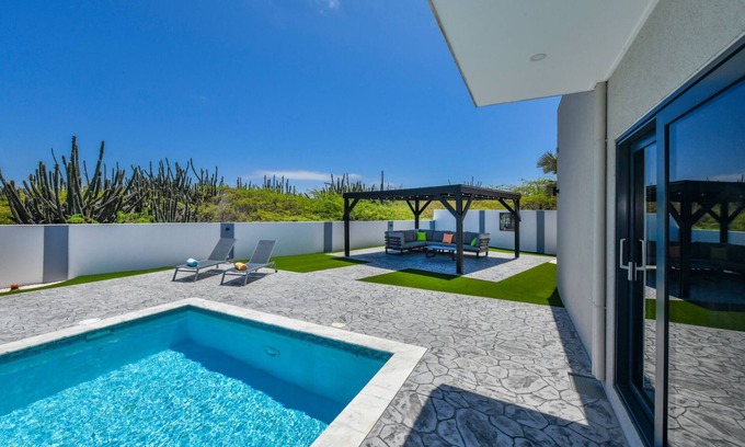 Opal Villa | New! Villa Luel