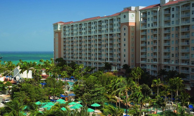 Palm Beach Villa | One bedroom condo with full kitchen available on the beach January 14 - 21, 2023