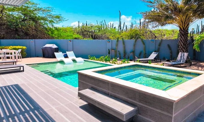 Esmeralda House | Private 3BRVillaClose2BEST Beaches 2 Pools NatureV