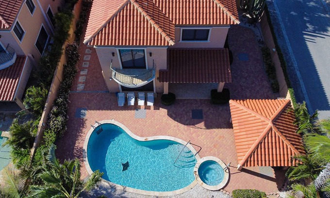 Kamay House | Splendid 3 bedroom house with beauttiful pool