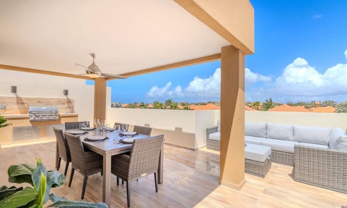 Gold Coast Apartment | Stunning Condo in Luxe Resort Azzurro by Bocobay