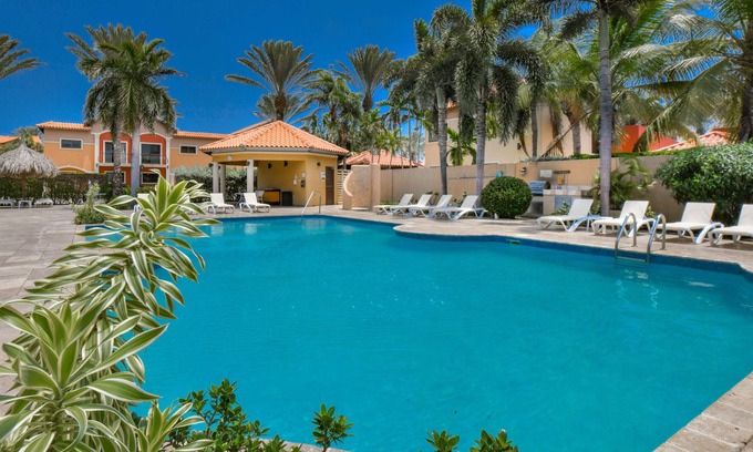 Gold Coast House | Tropical-inspired Condo, 3 min. drive to beach!