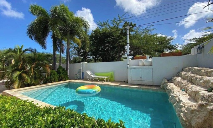 Kamay House | Tropical luxury Villa with Pool
