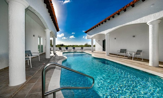 Kamay Villa | Villa ∙ 4 bedrooms ∙ 8 guests