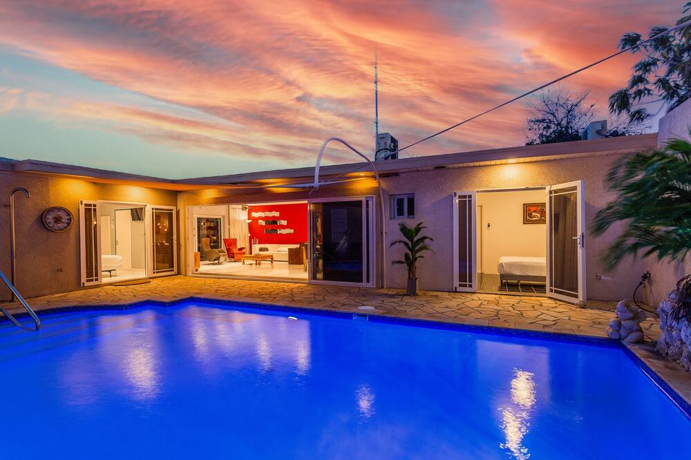 Ponton Villa | Large Villa w/Private Pool! Great Location + FREE Utilities