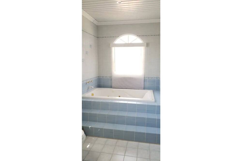 Photo of Bathroom in Kudawecha
