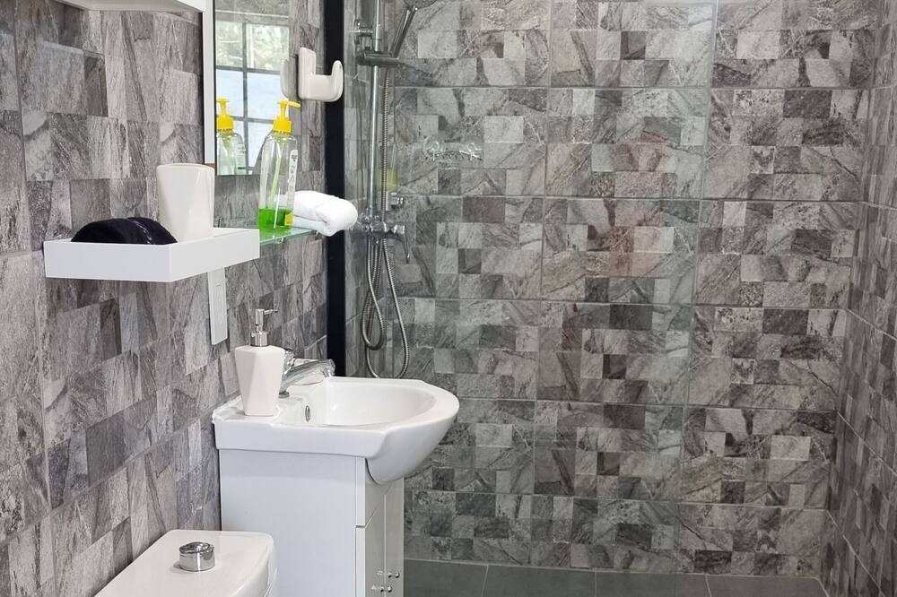 Photo of Bathroom in Tanki Leendert