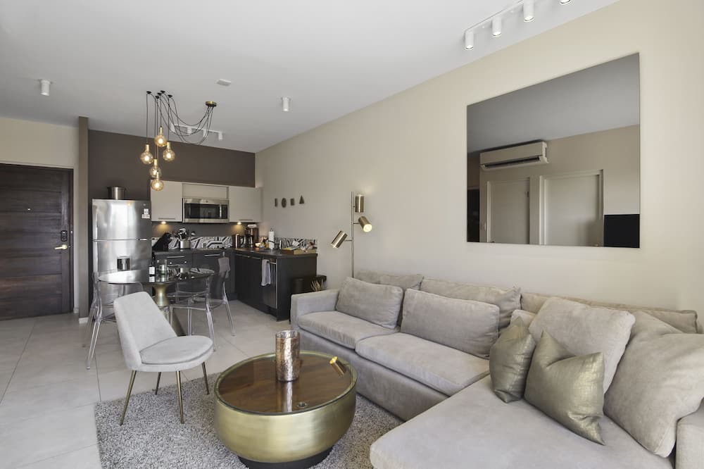 Photo of Livingroom in Esmeralda