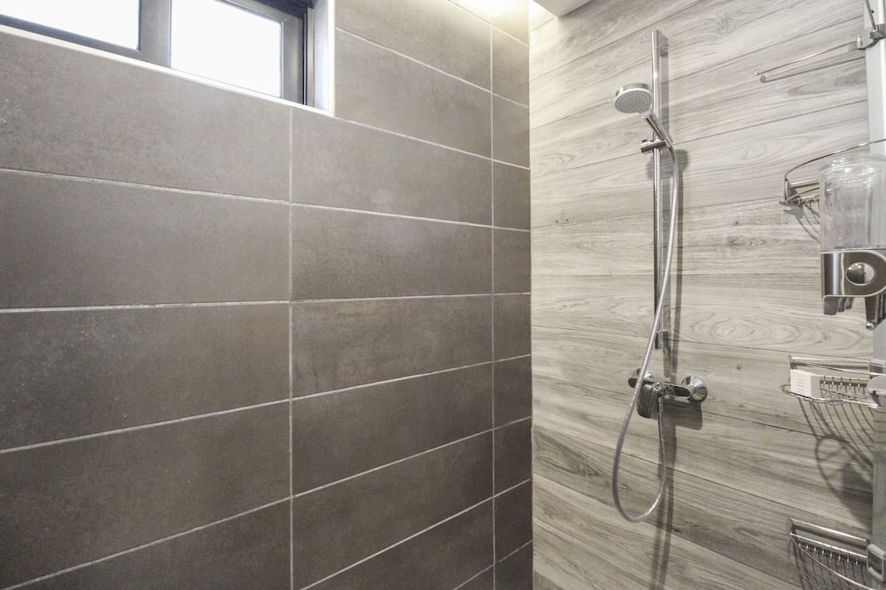 Photo of Bathroom in Esmeralda