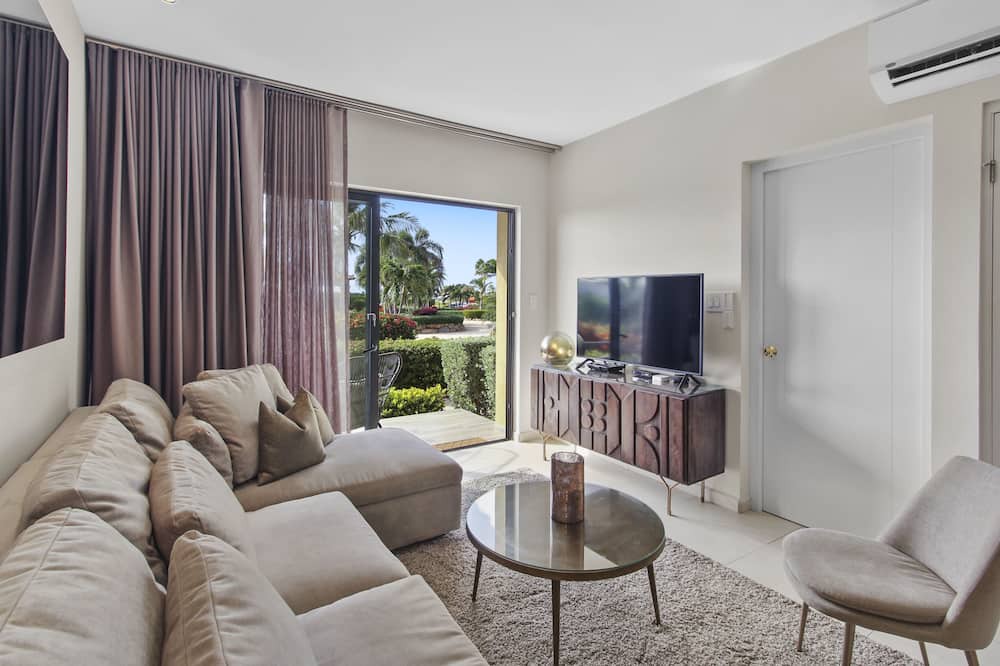 Photo of Livingroom in Esmeralda