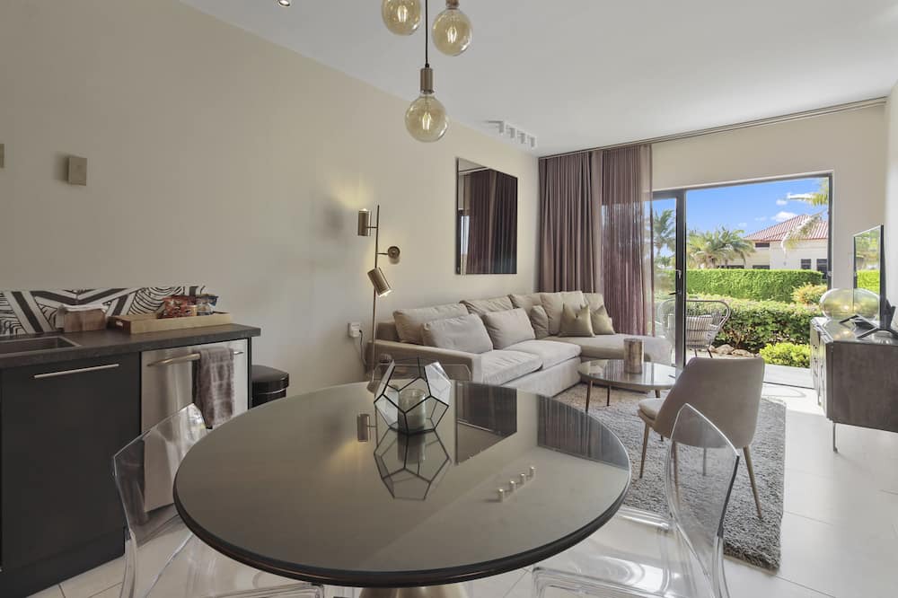 Photo of Livingroom in Esmeralda