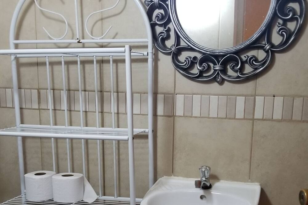 Photo of Bathroom in San Nicolas Zuid